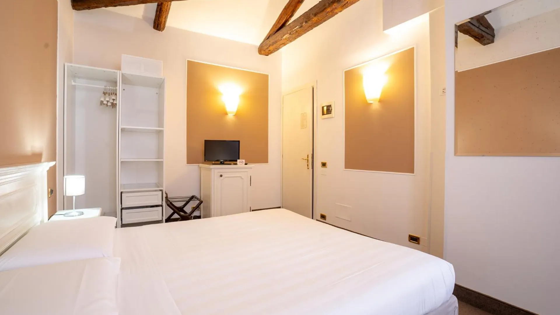 Bed & Breakfast Alla Corte Rossa Venice