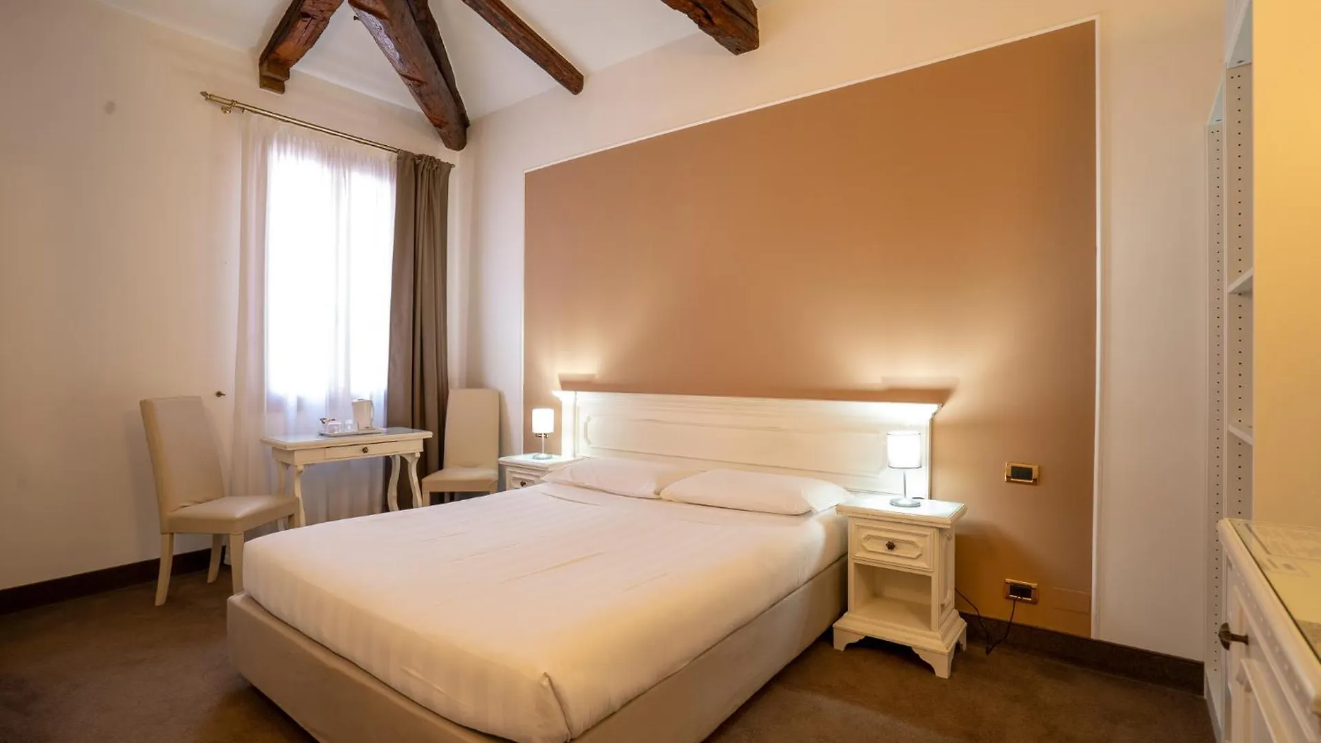 *** Bed & Breakfast Alla Corte Rossa Venice Italy