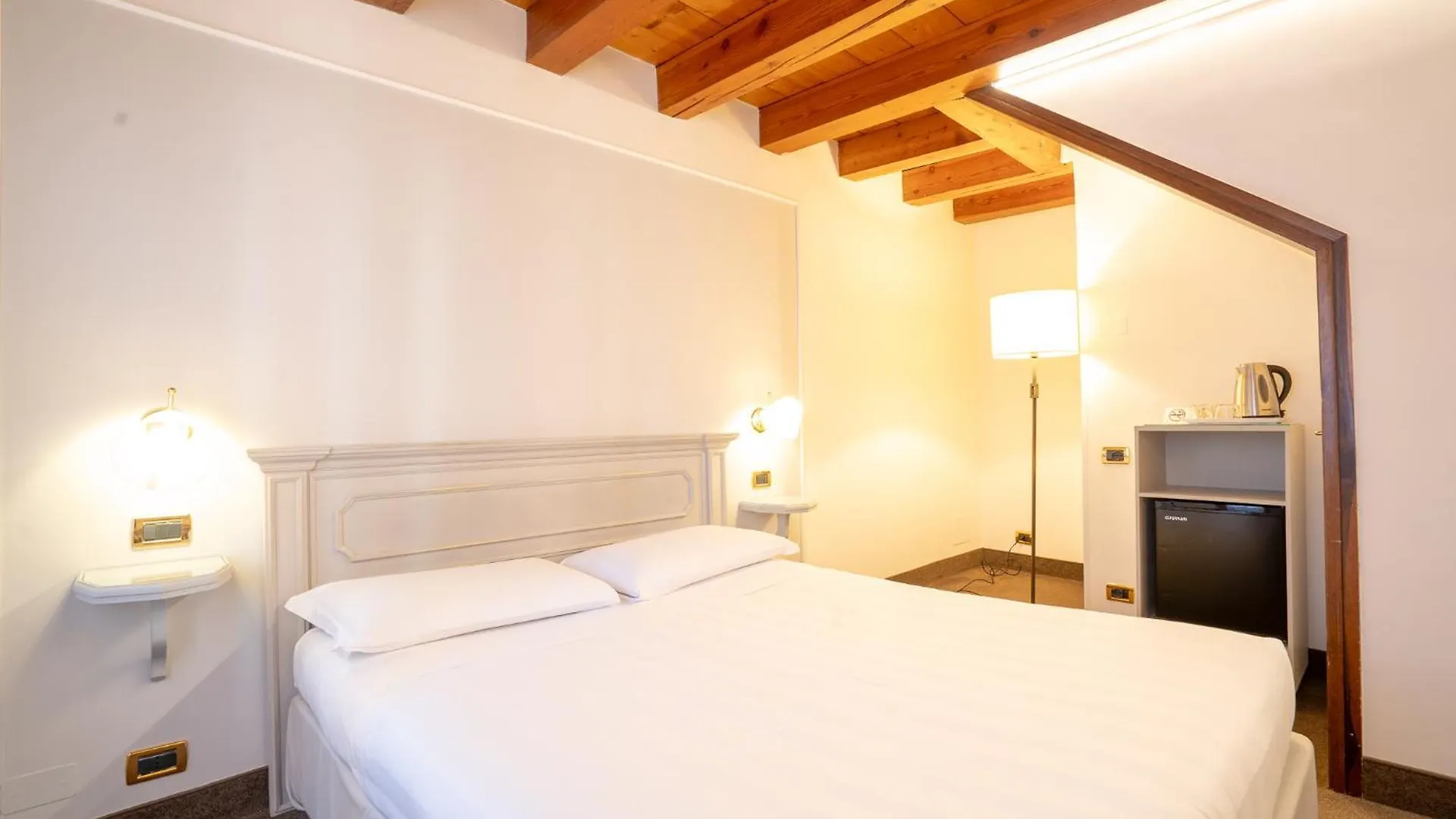 Alla Corte Rossa Venice Bed & Breakfast