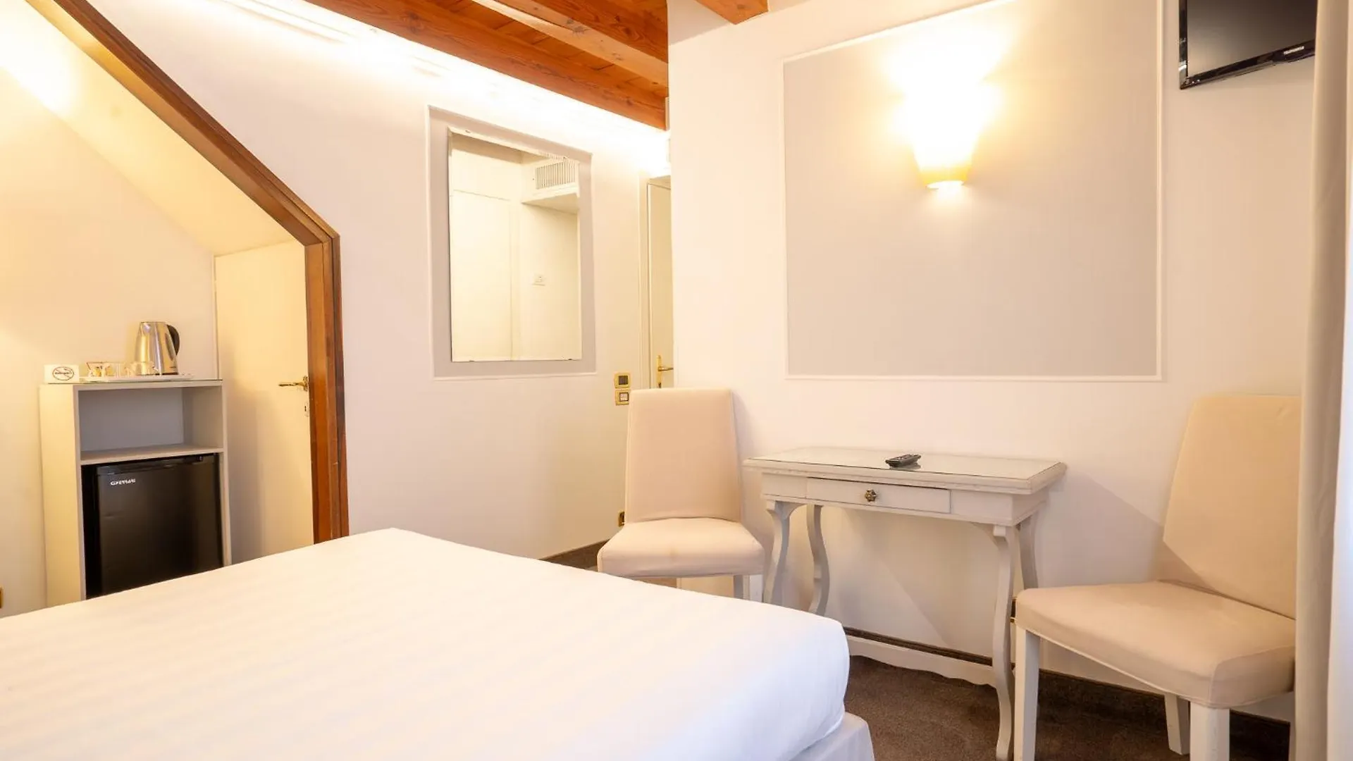 Alla Corte Rossa Venice 3*,  Italy