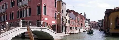 Alla Corte Rossa Venice Bed & Breakfast