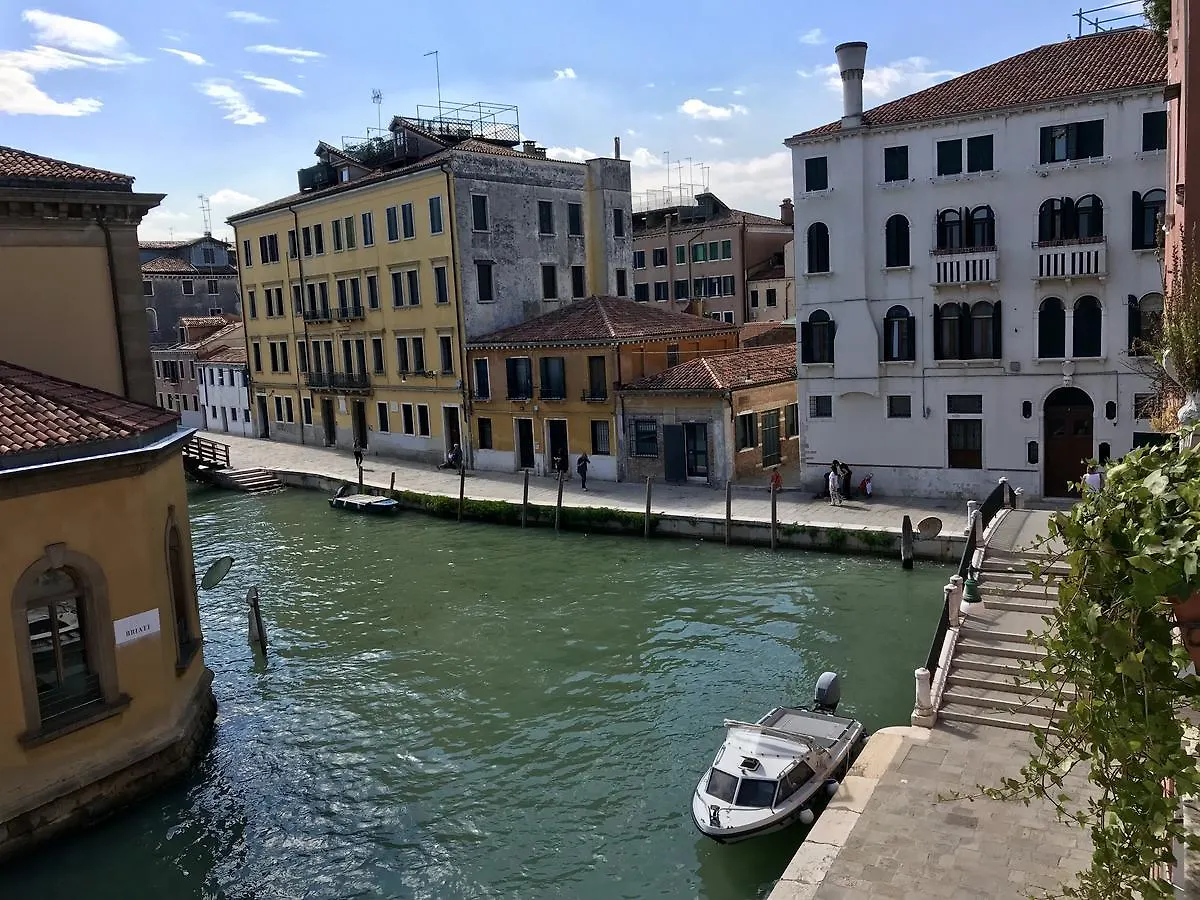 Alla Corte Rossa Venice Bed & Breakfast