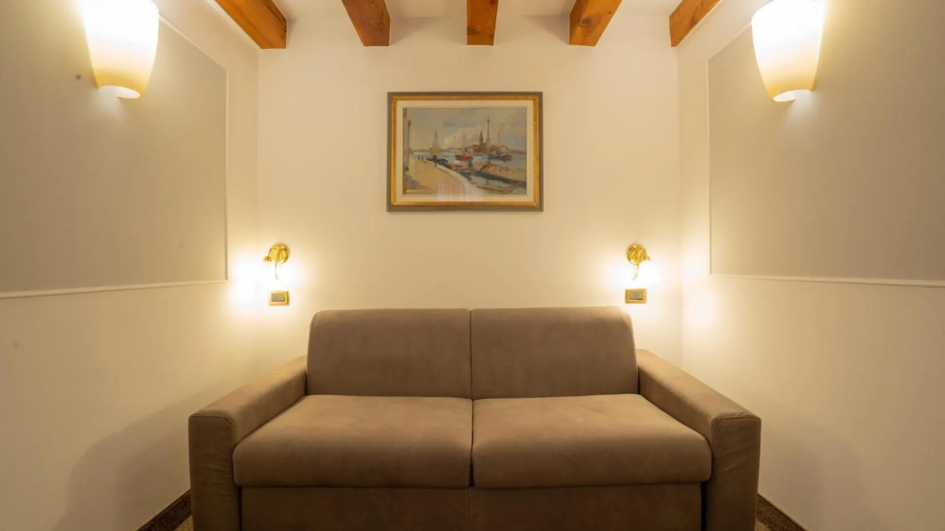 Bed & Breakfast Alla Corte Rossa Venice